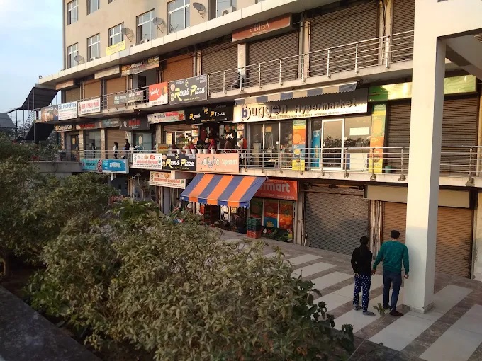 Paramount Golf Mart Greater Noida Commercial Shops