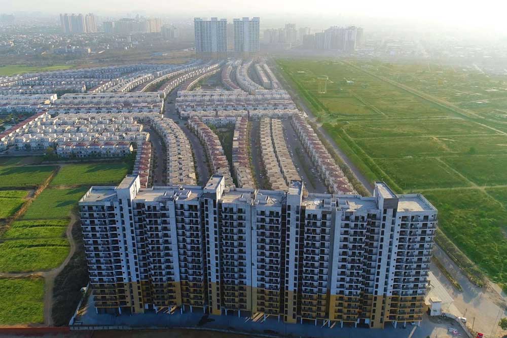 Paramount Golfforeste Studio Apartments - Compact Luxury Living